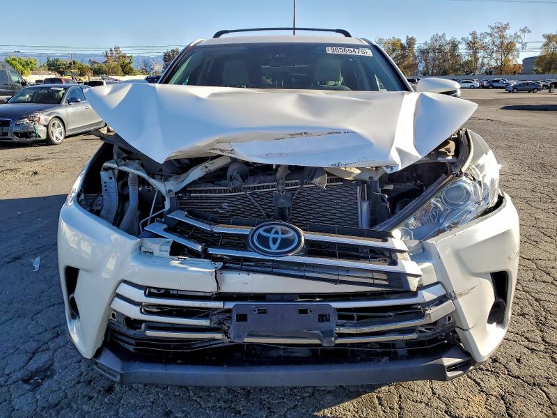 Фото 5 - TOYOTA HIGHLANDER