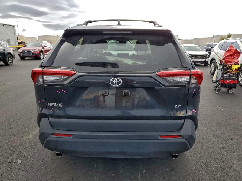 Фото 6 - TOYOTA RAV4