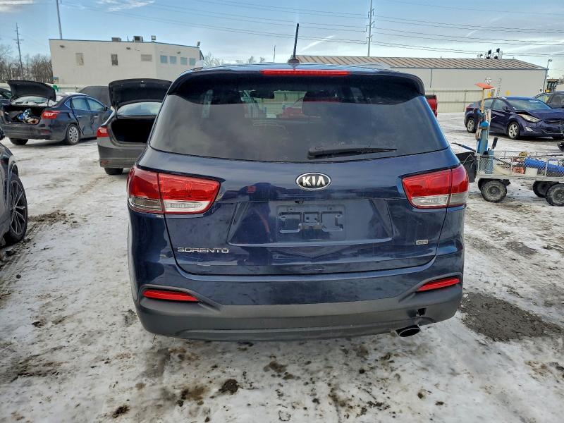 Фото 6 - KIA SORENTO