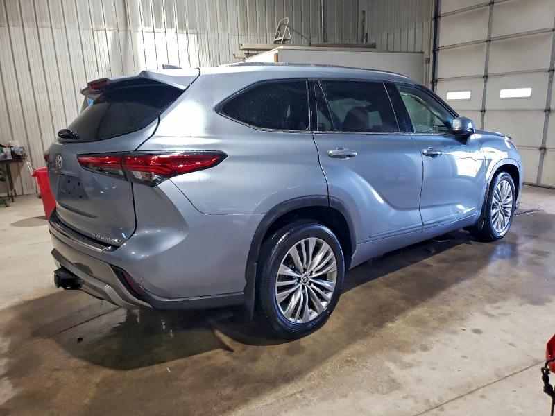 Фото 3 - TOYOTA HIGHLANDER