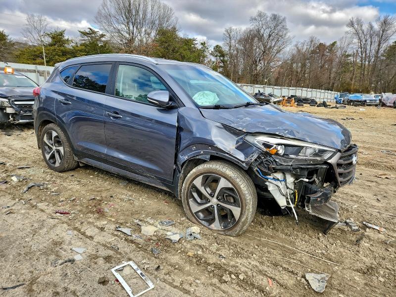 Фото 4 - HYUNDAI TUCSON