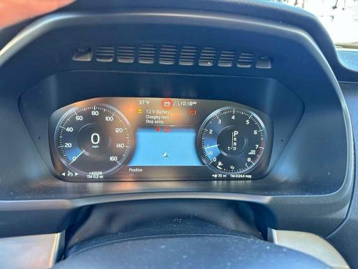 Фото 9 - VOLVO XC90