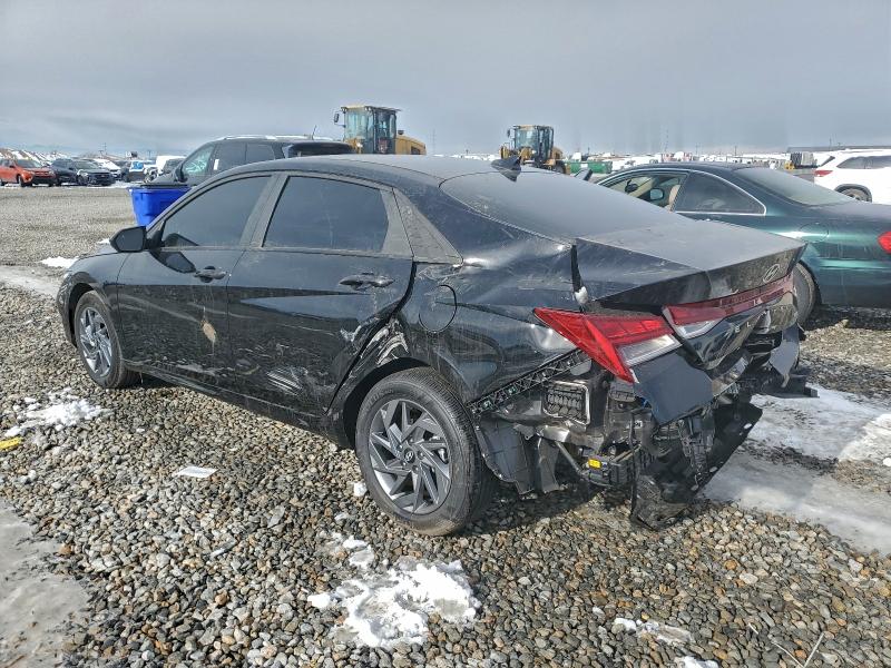 Фото 2 - HYUNDAI ELANTRA