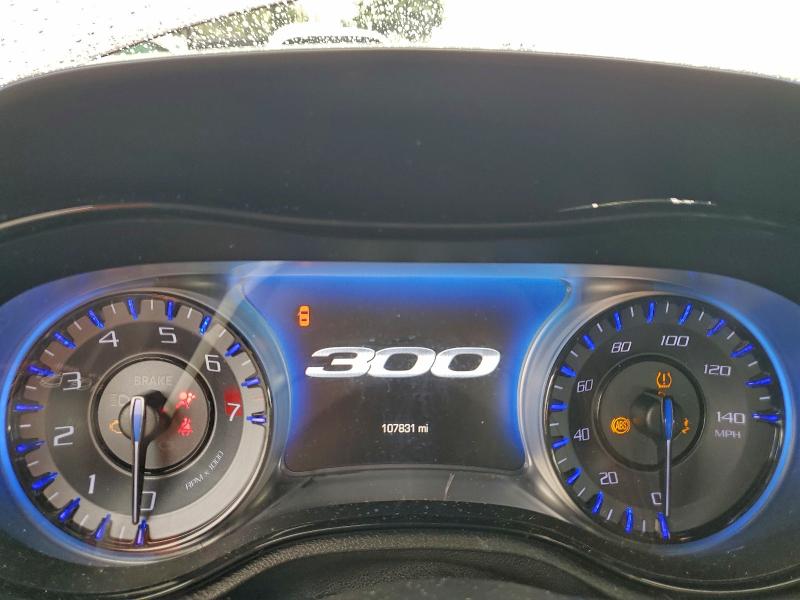 Фото 9 - CHRYSLER 300