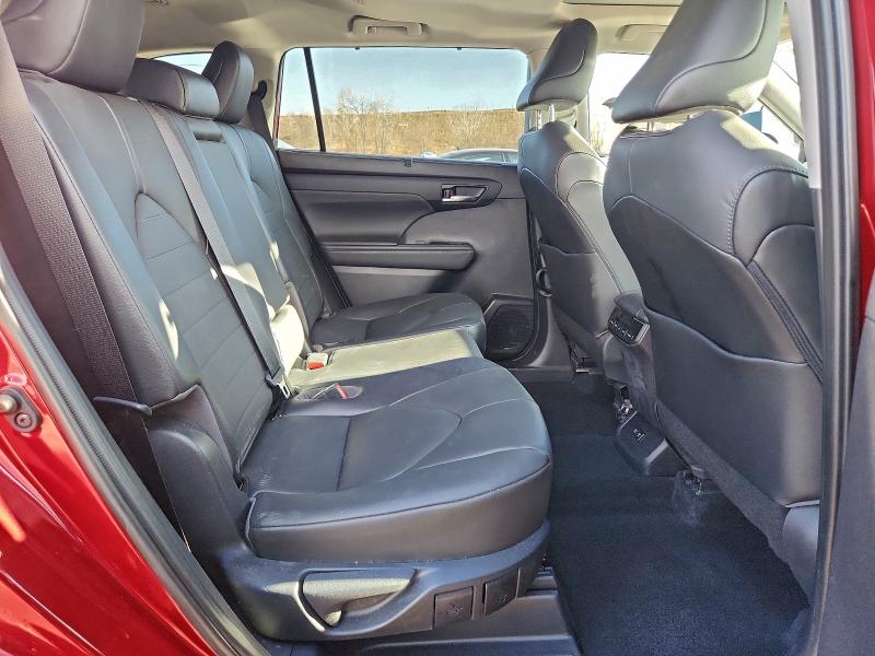 Фото 11 - TOYOTA HIGHLANDER