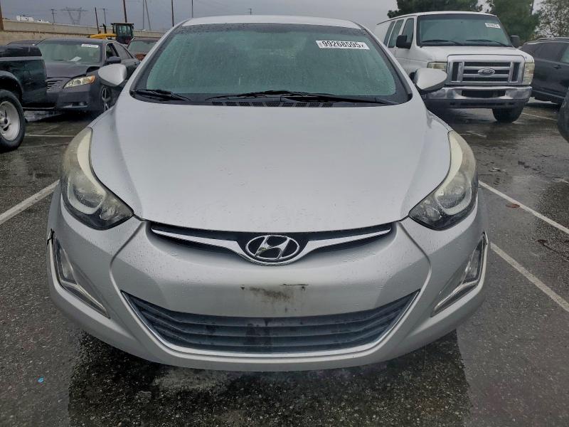 Фото 5 - HYUNDAI ELANTRA