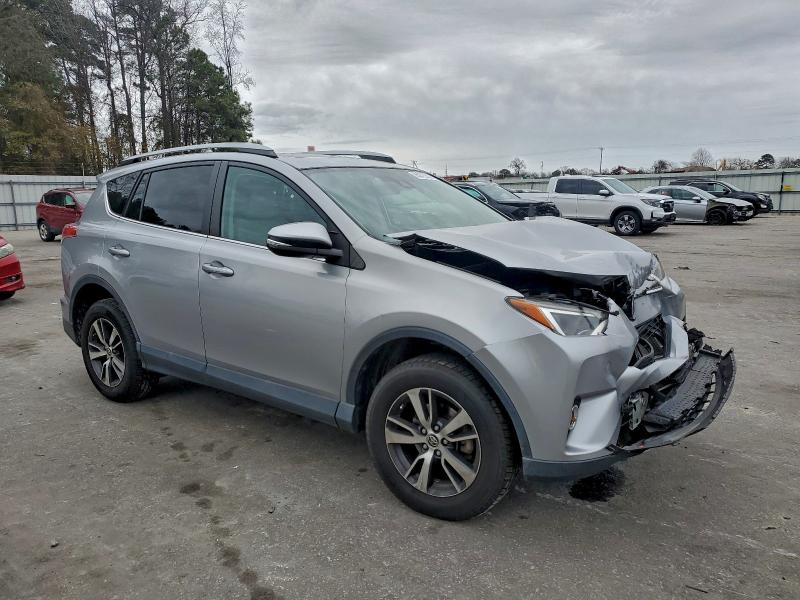 Фото 4 - TOYOTA RAV4