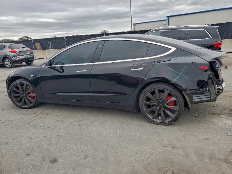 Фото 2 - TESLA MODEL 3
