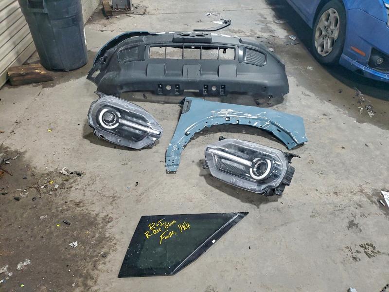 Фото 13 - FORD BRONCO