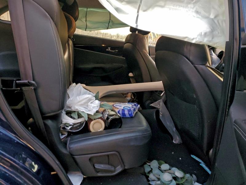 Фото 11 - KIA SORENTO