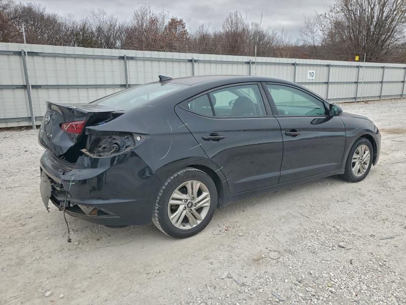 Фото 3 - HYUNDAI ELANTRA