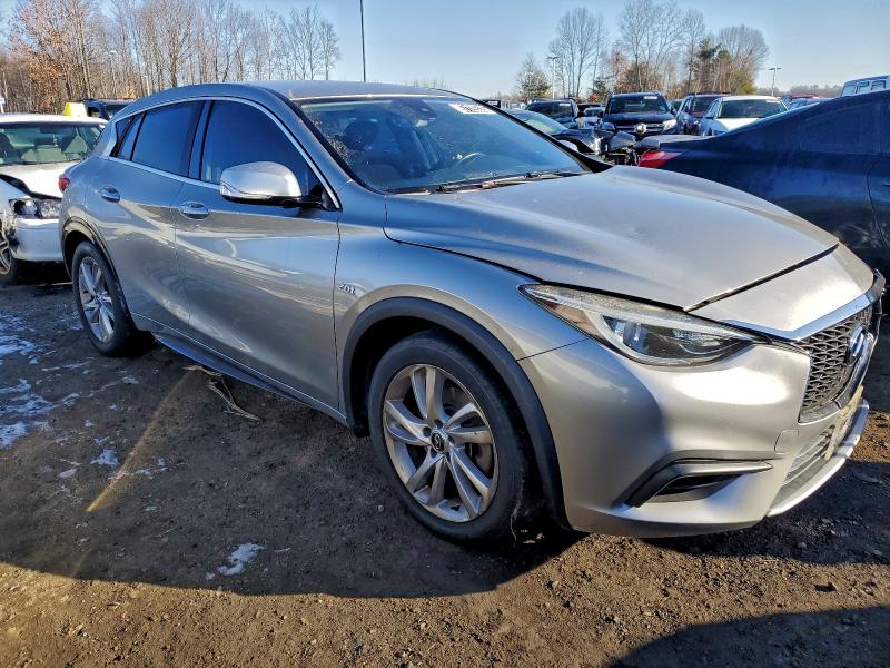 Фото 4 - INFINITI QX30