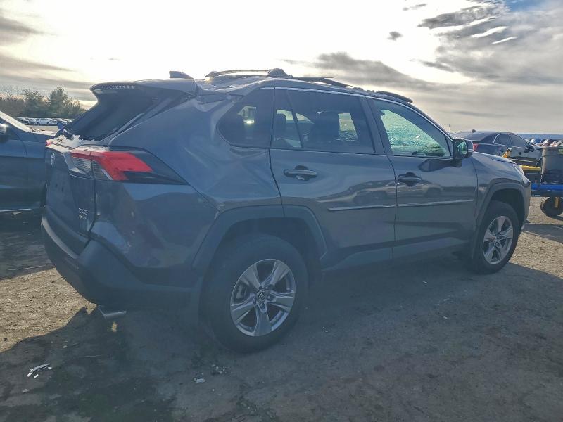 Фото 3 - TOYOTA RAV4