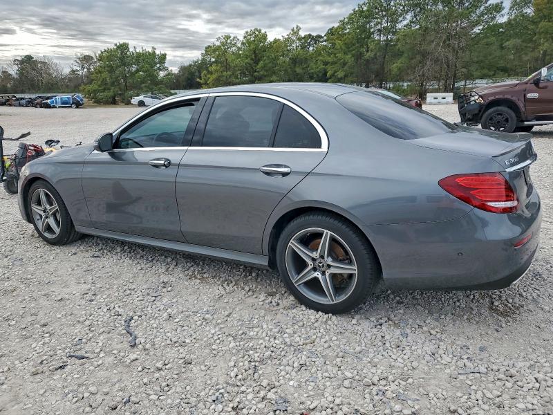 Фото 2 - MERCEDES-BENZ E-CLASS