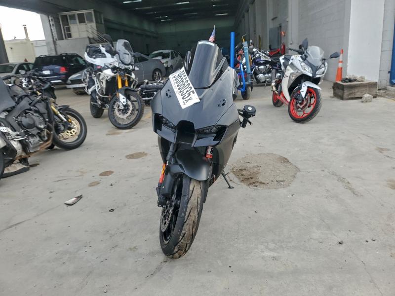 KAWASAKI ZX1002 M 2025