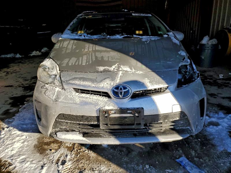 Фото 5 - TOYOTA PRIUS