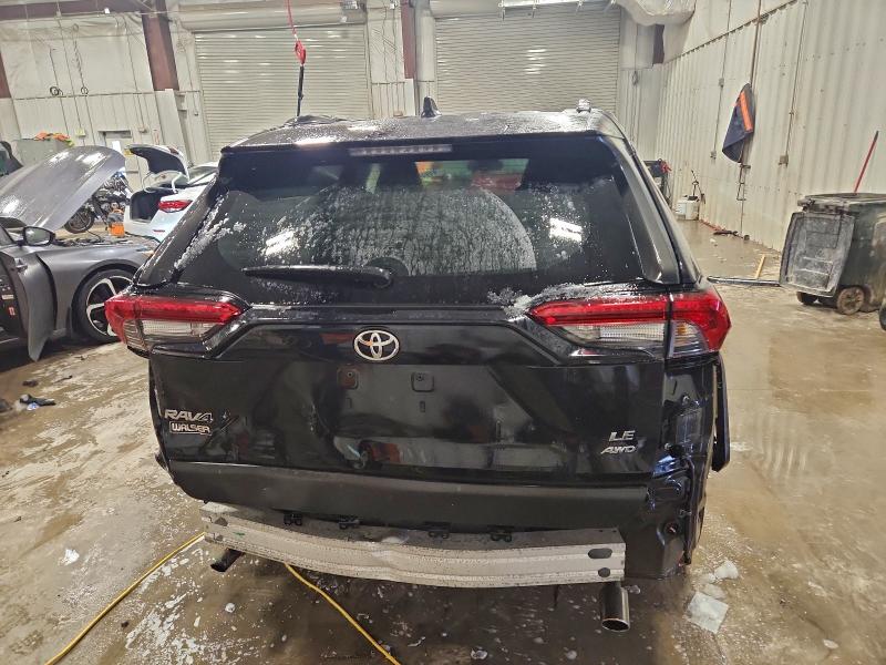 Фото 6 - TOYOTA RAV4