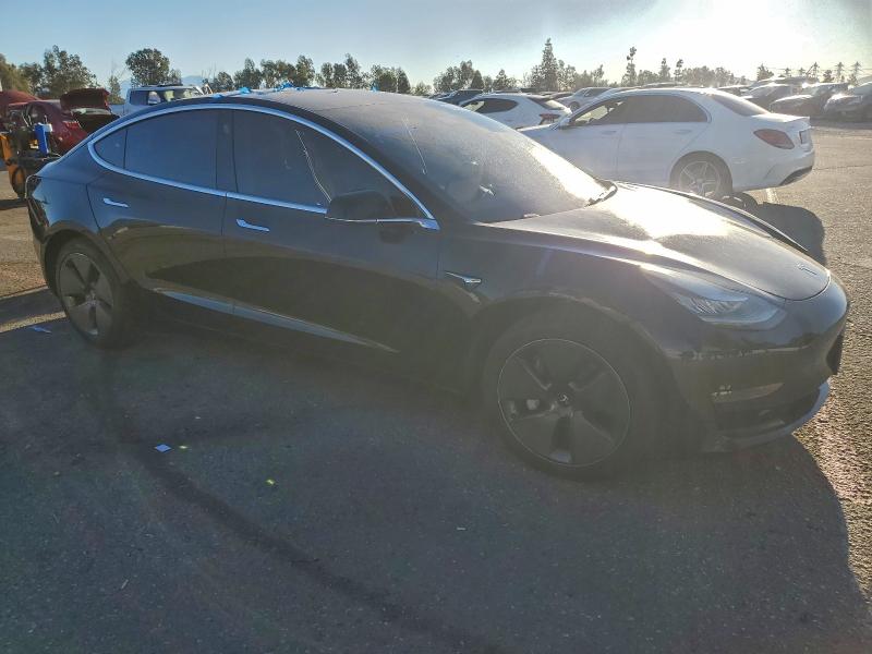 Фото 4 - TESLA MODEL 3