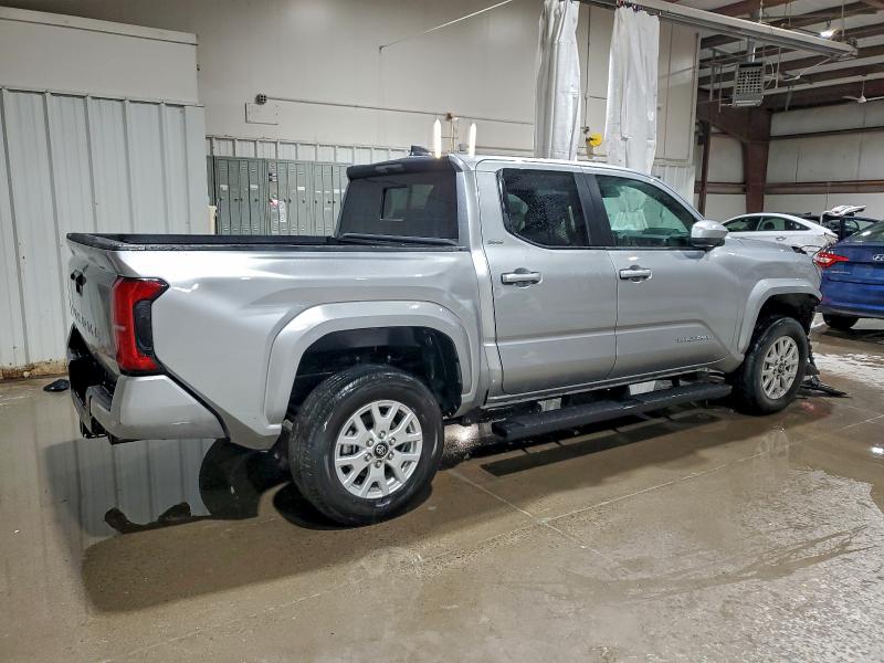 Фото 3 - TOYOTA TACOMA