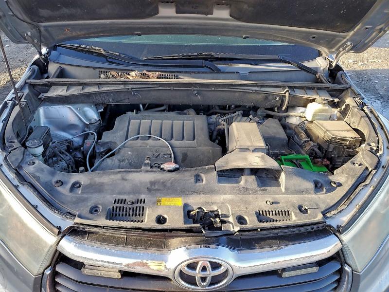 Фото 11 - TOYOTA HIGHLANDER