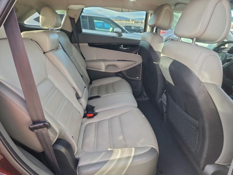 Фото 11 - KIA SORENTO