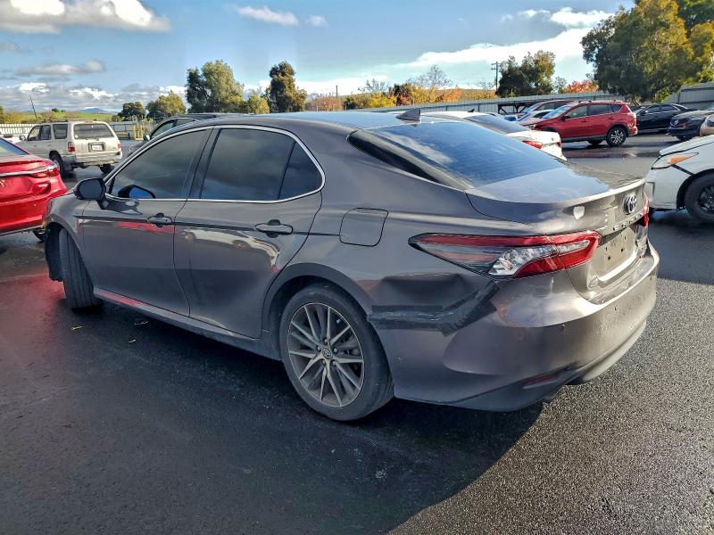 Фото 2 - TOYOTA CAMRY