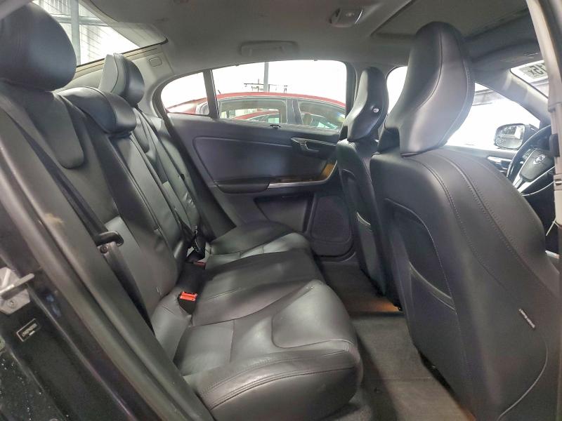 Фото 10 - VOLVO S60