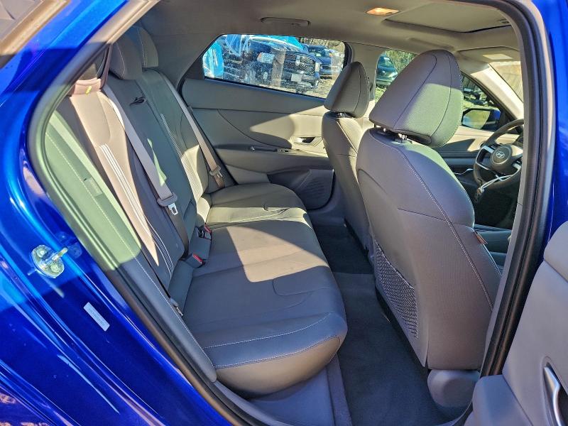 Фото 10 - HYUNDAI ELANTRA