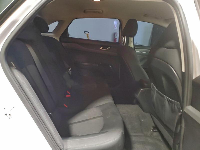 Фото 10 - KIA K5