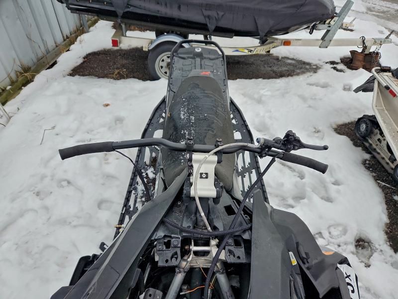 SKI-DOO SNOWMOBILE 2024