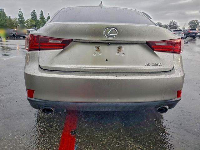 Фото 6 - LEXUS IS