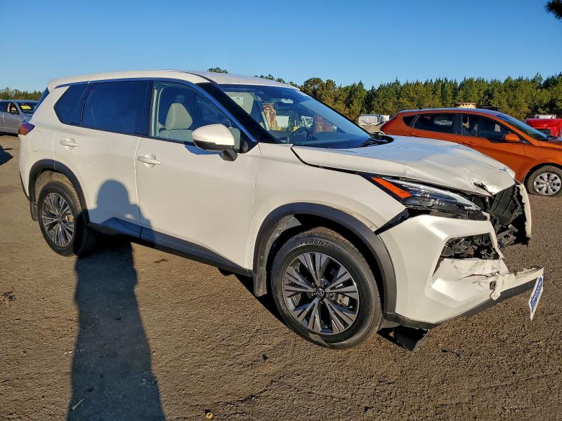 Фото 4 - NISSAN ROGUE