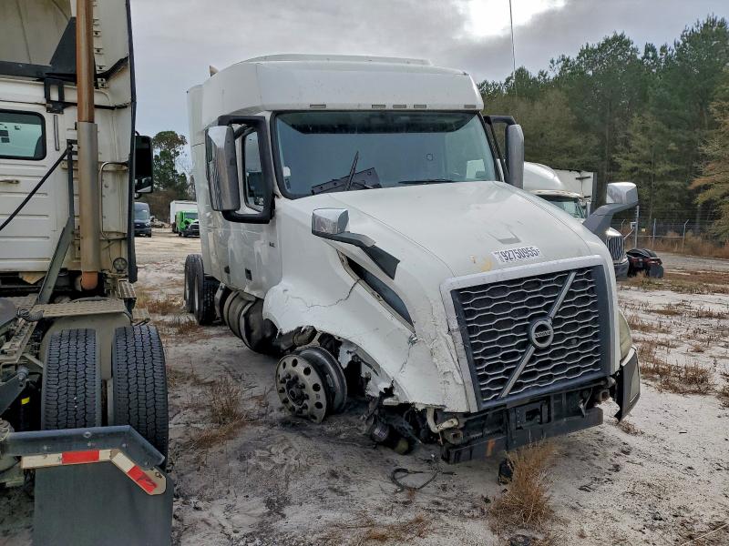 Фото 4 - VOLVO VN