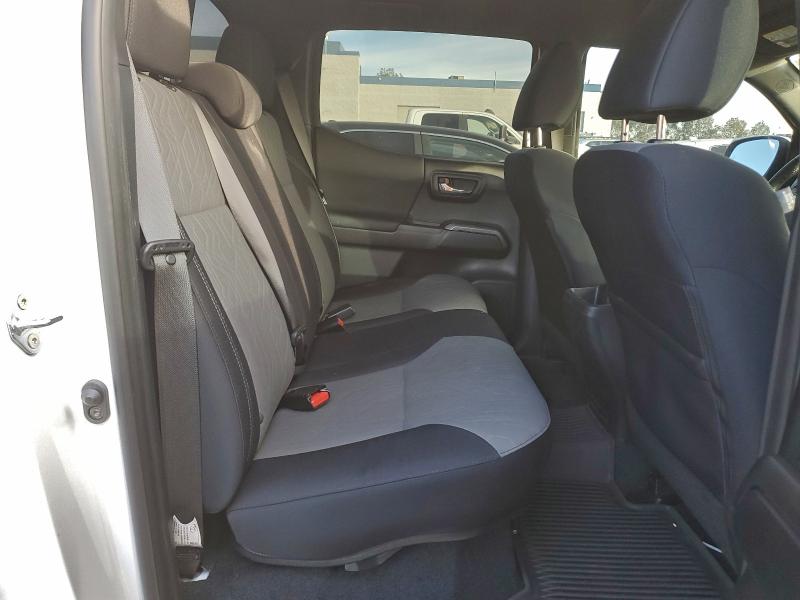 Фото 10 - TOYOTA TACOMA