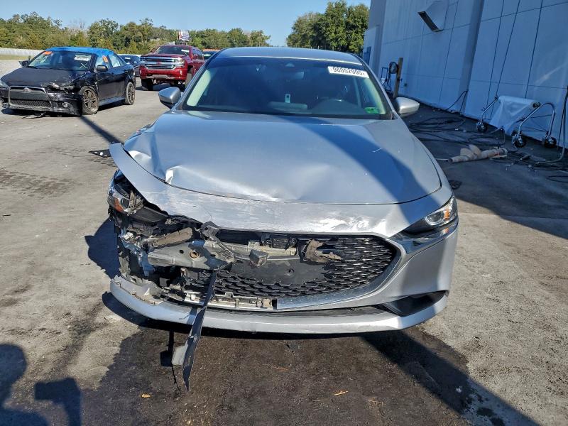 Фото 5 - MAZDA 3