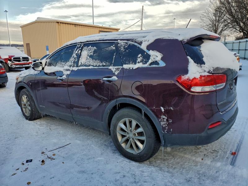 Фото 2 - KIA SORENTO