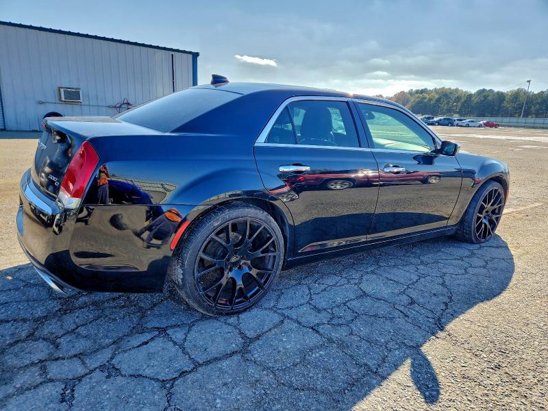 Фото 3 - CHRYSLER 300