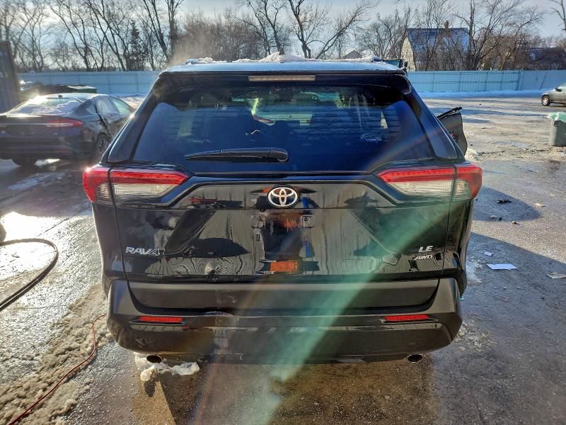 Фото 6 - TOYOTA RAV4