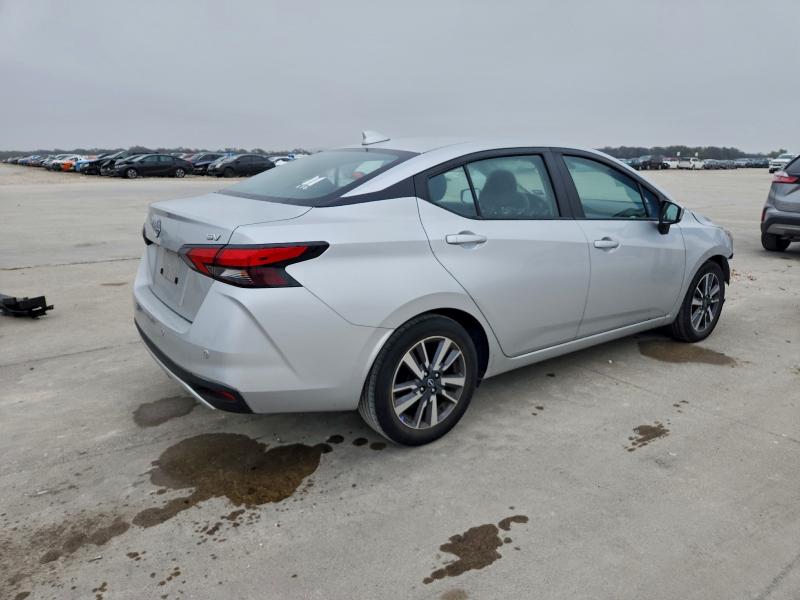 Фото 3 - NISSAN VERSA