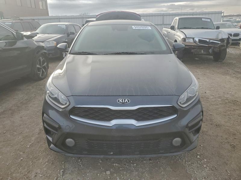 Фото 5 - KIA FORTE