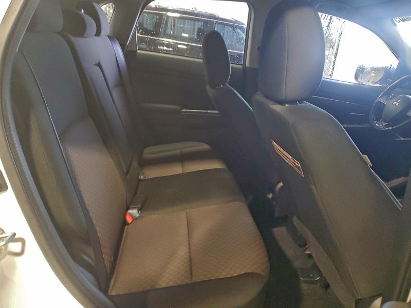 Фото 11 - MITSUBISHI OUTLANDER