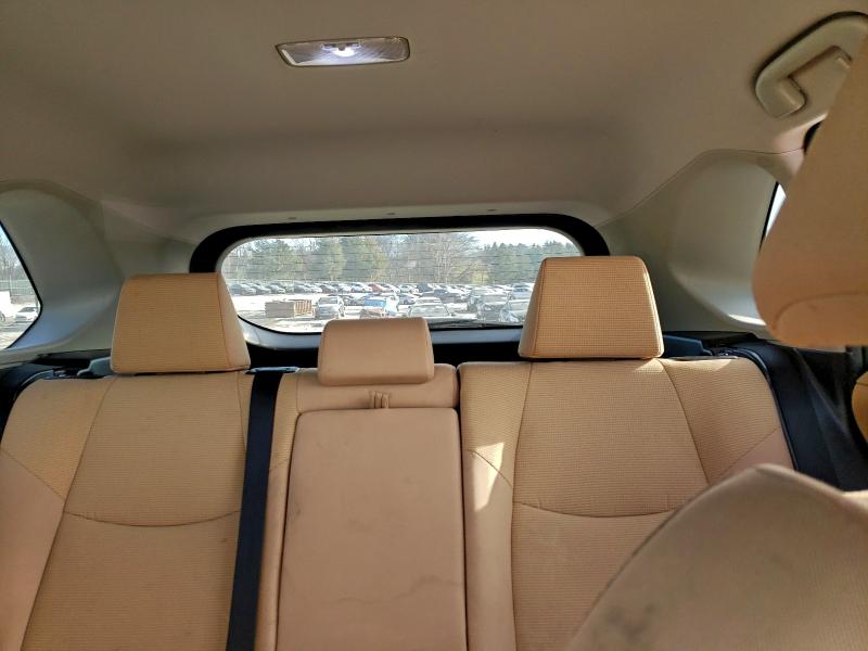 Фото 10 - TOYOTA RAV4