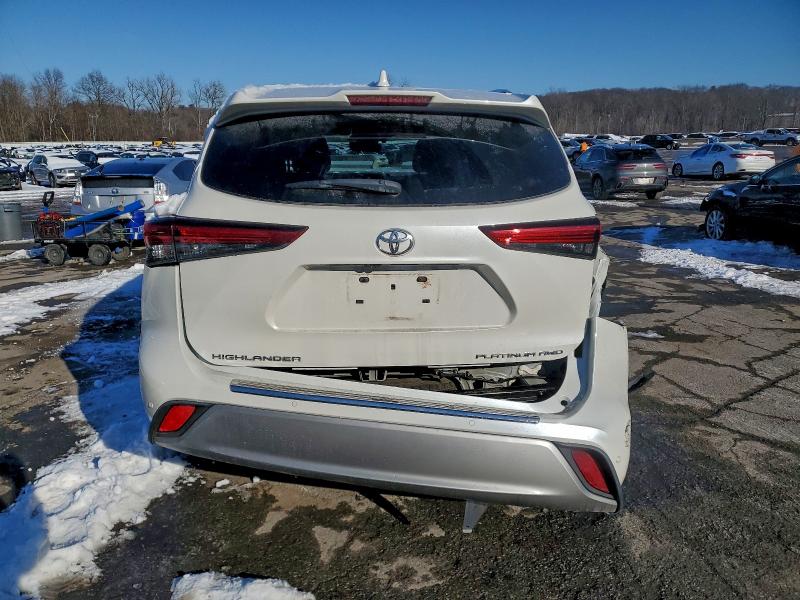 Фото 6 - TOYOTA HIGHLANDER