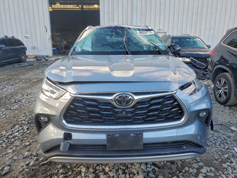 Фото 5 - TOYOTA HIGHLANDER