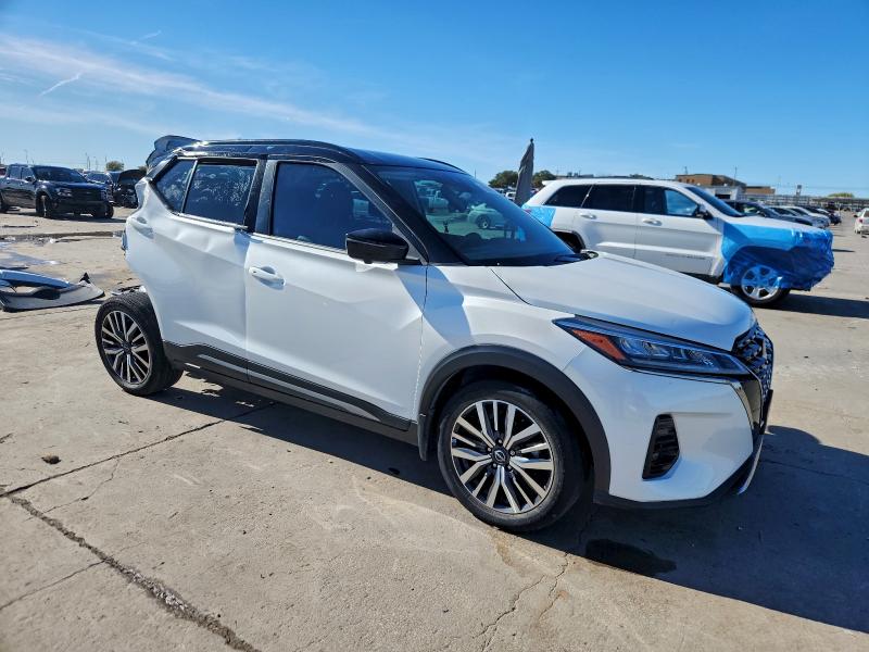 Фото 4 - NISSAN KICKS