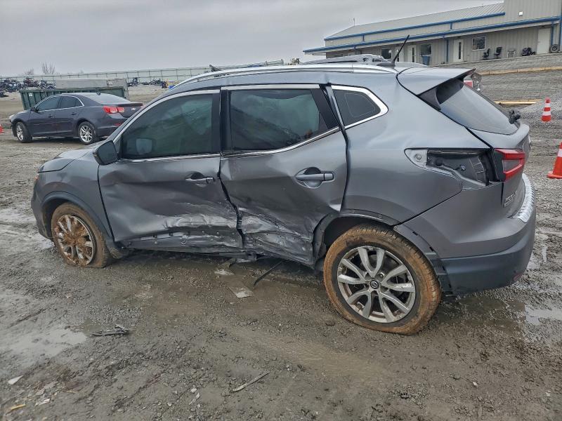 Фото 2 - NISSAN ROGUE