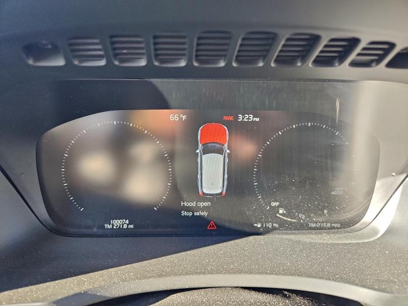 Фото 9 - VOLVO XC90