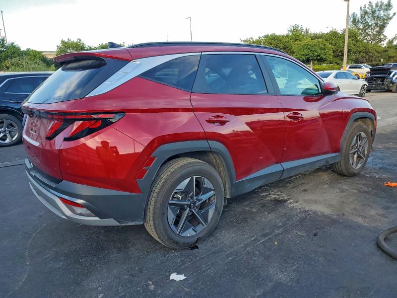 Фото 3 - HYUNDAI TUCSON