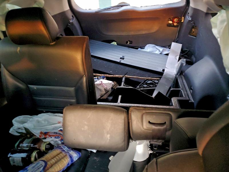 Фото 10 - KIA SORENTO