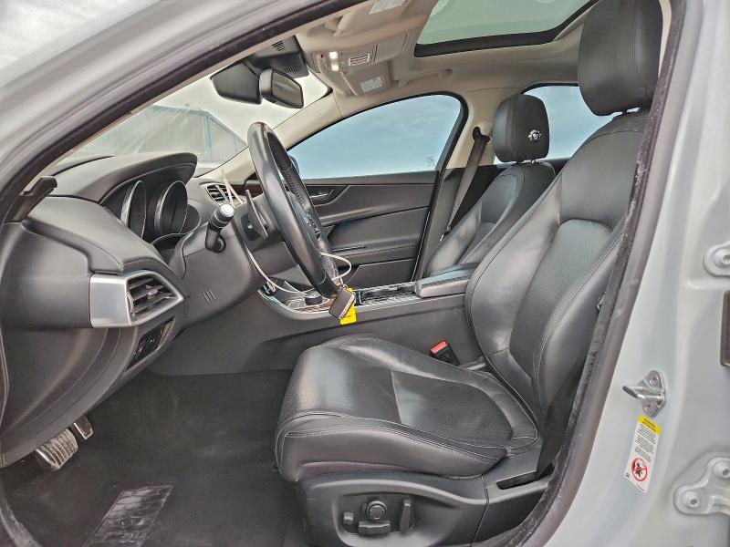 Фото 7 - JAGUAR XE